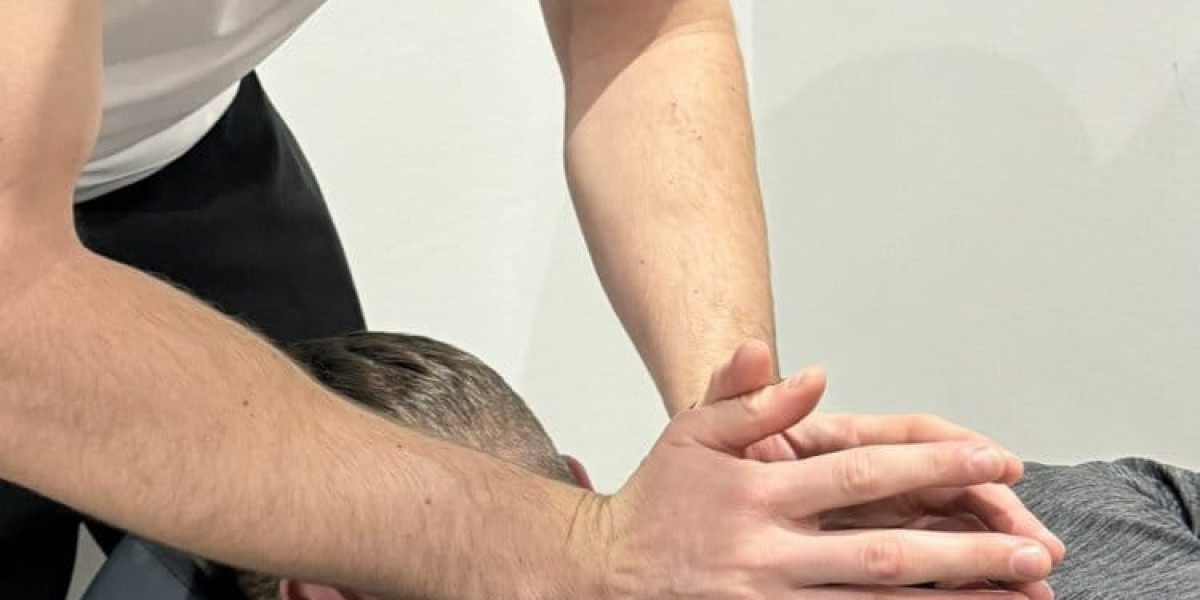 Why Visiting a Sports Injury Clinic is Crucial for Fast and Safe Recovery