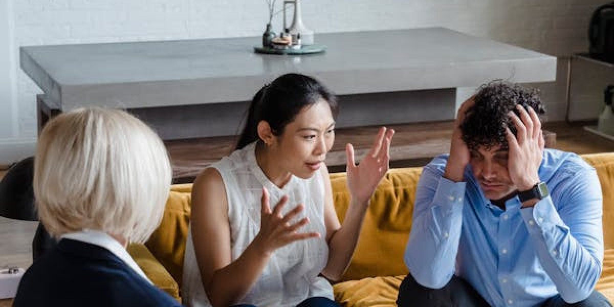 When to Seek Charlotte Couples Therapy: Early Signs You Shouldn’t Ignore