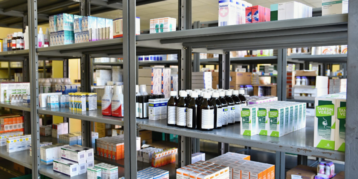 Get the Verified Pharmacy Directors Email List for Potential Leads
