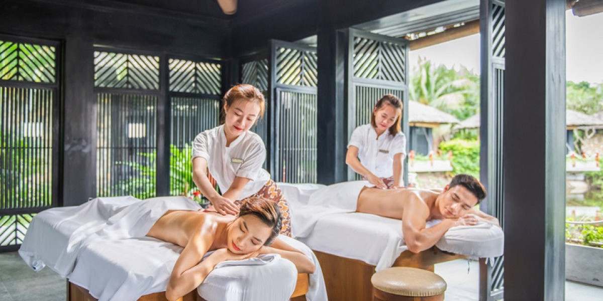Lomi Lomi Massage in Vietnam: Hawaiian Healing in a Southeast Asian Paradise