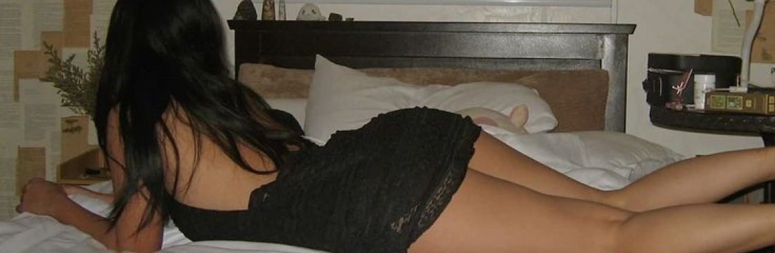 SAniya Naaz Cover Image