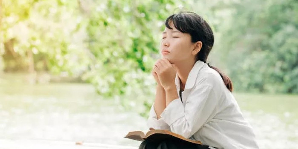 From Proverbs to Psalms: 18 Verses for Mother’s Day