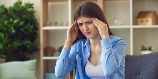 What Is the Difference Between Migraine and Normal Headache? Know the Complete Info from the Top Neurologist in Ghaziabad - TechyWalls