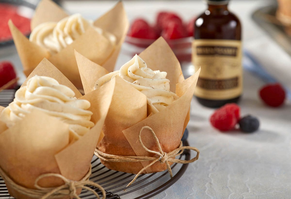 The Perfect Vanilla Frosting Recipe and How Vanilla Extract is Made | by Nielsenmassey | Sep, 2025 | Medium