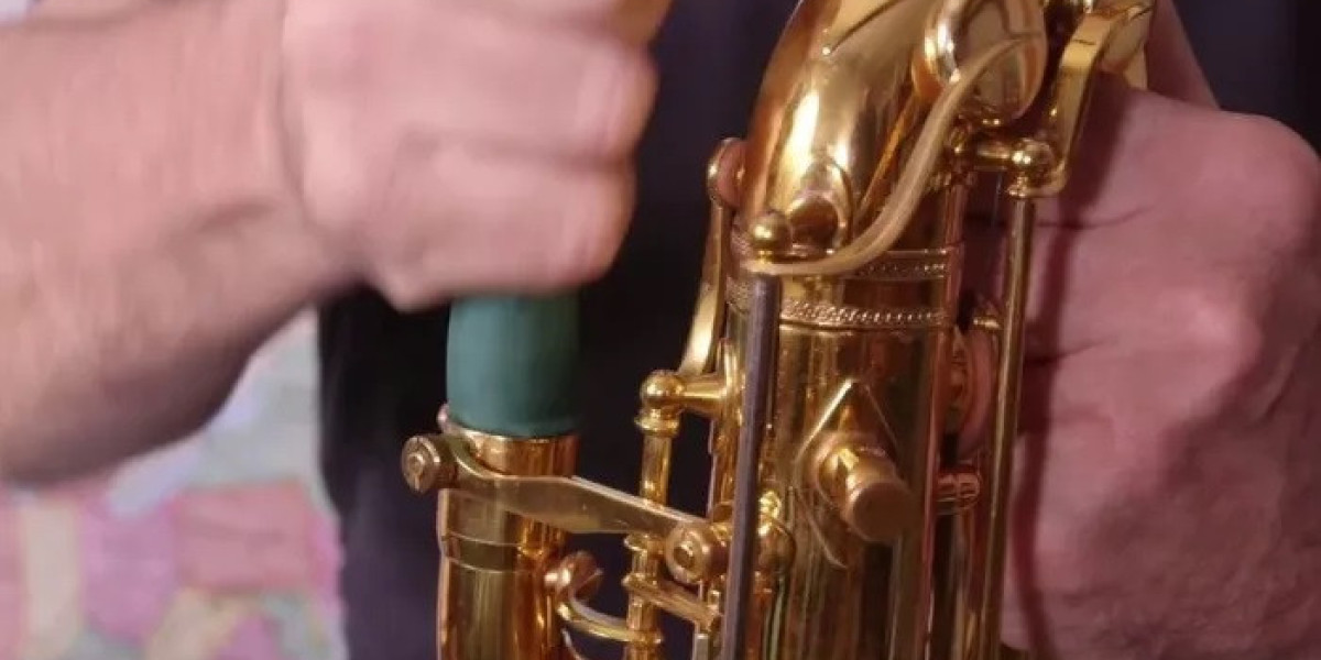 How to Clean a Baritone Saxophone: Step-by-Step Guide