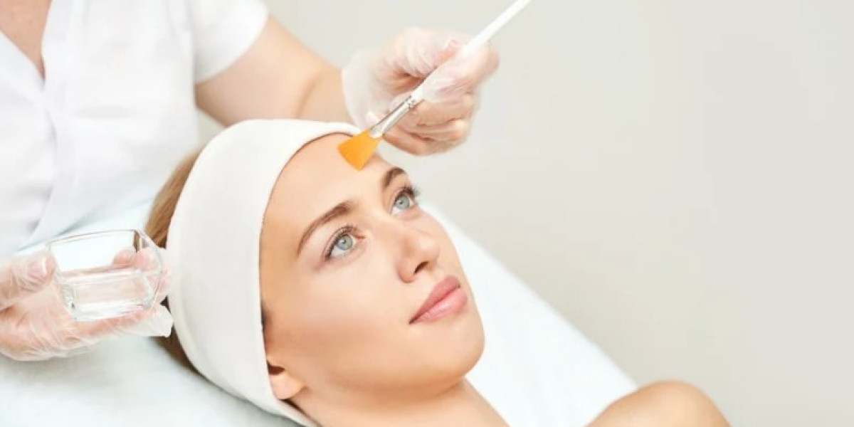 Glycolic Acid Peel at Home in Noida | Siama Skincare