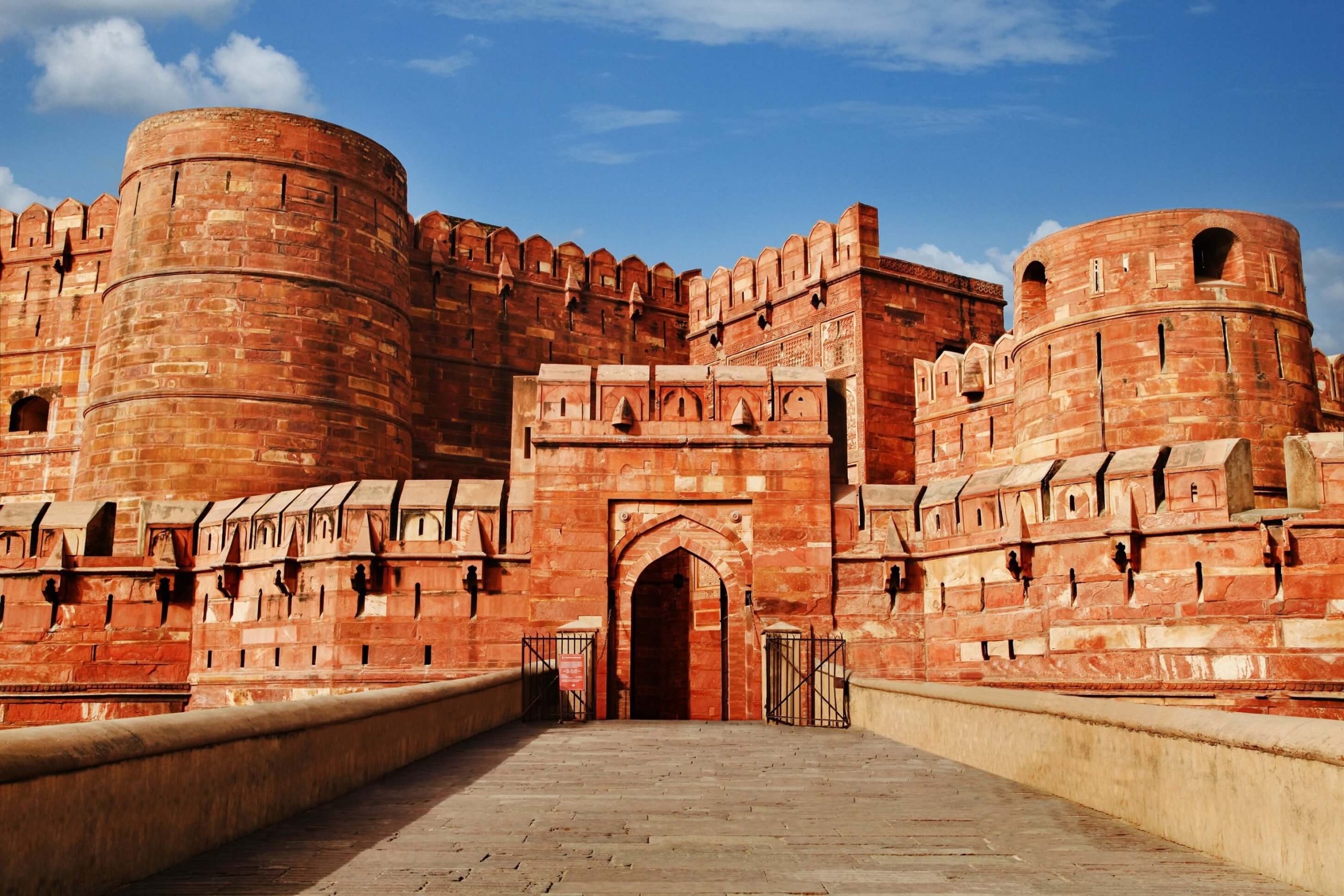 Delhi to Agra One Day Tour by Bus – Explore the Heritage of India in a Single Day - NicheBase