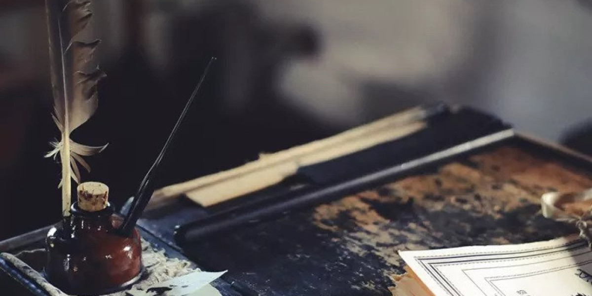 How Does the Villanelle Shape the Emotional Tone of a Poem?