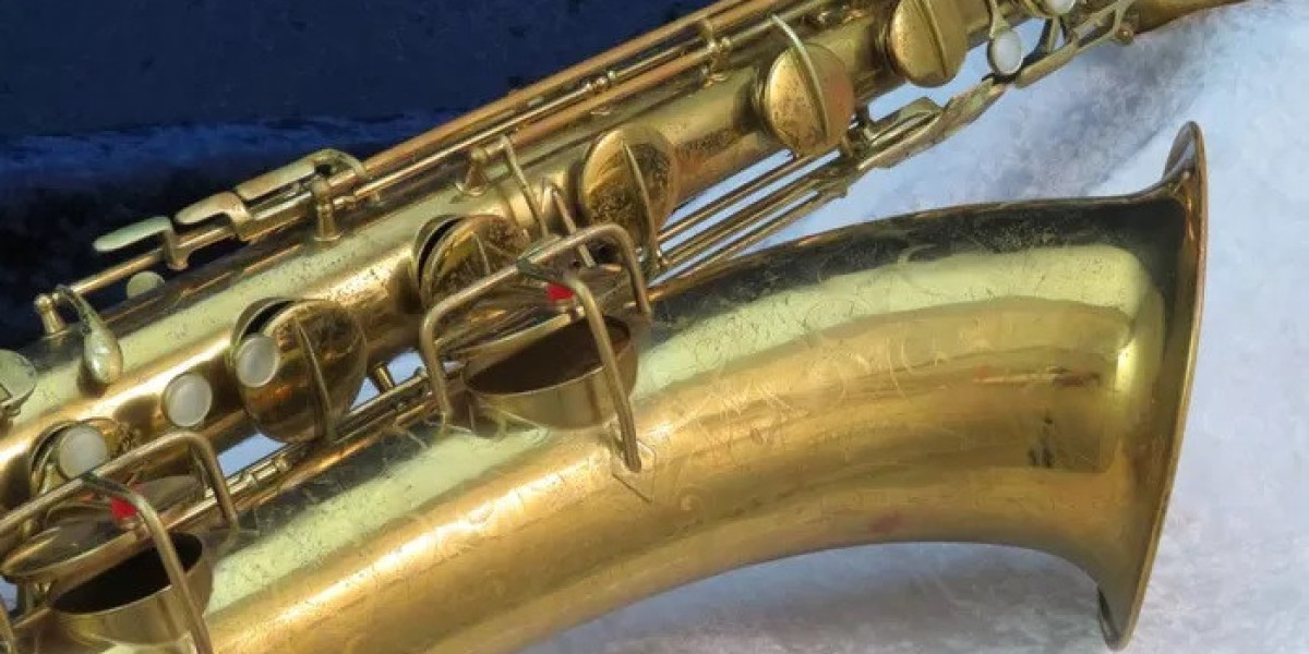 How Tall Is a Baritone Saxophone in Feet? A Detailed Guide
