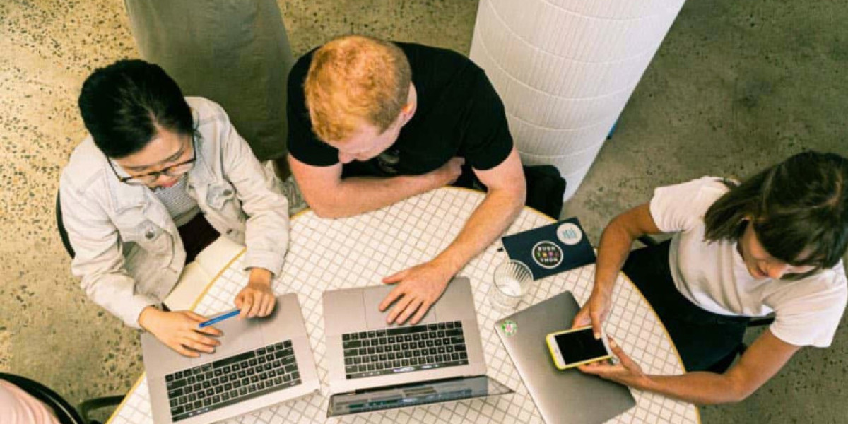 SmartBeee Your Ultimate Guide to Studying Abroad