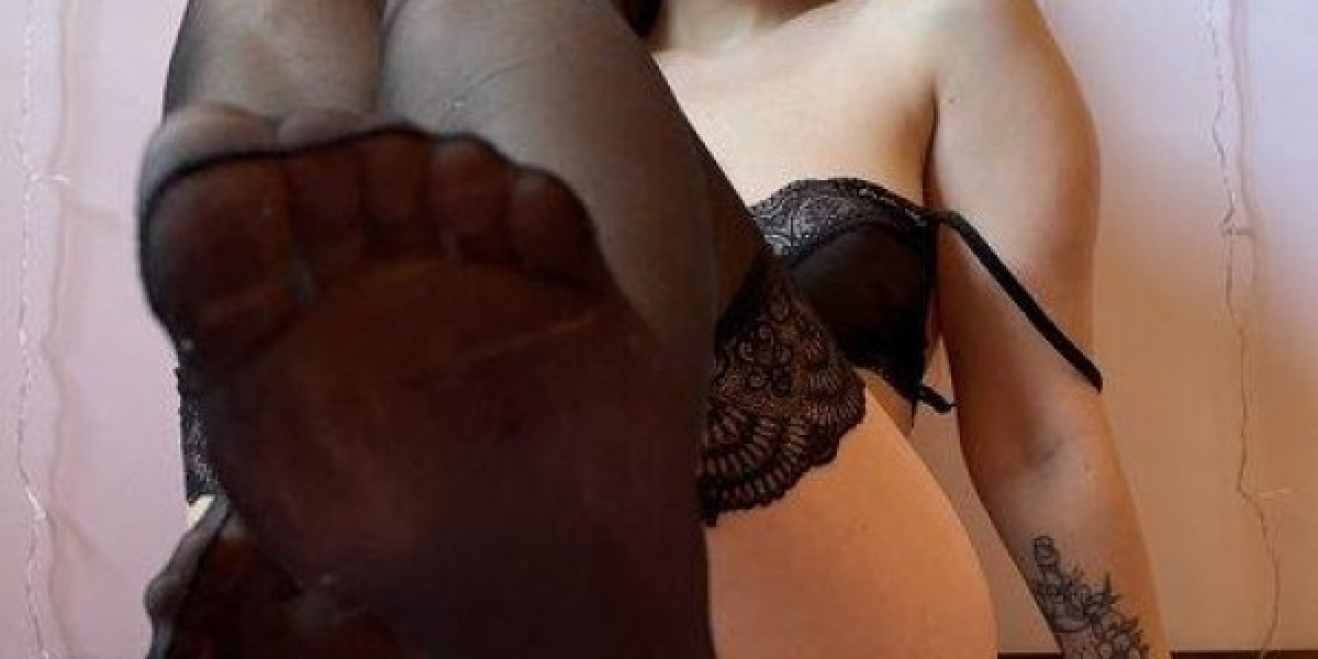 Call Girls In Saket Delhi 9711106444